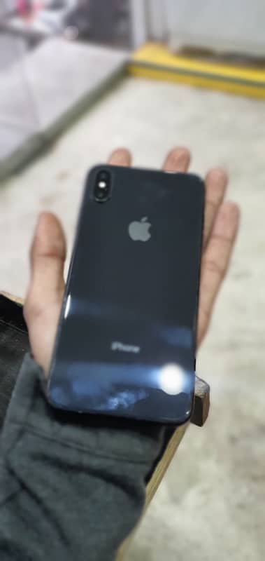 Iphone xs max 10/9 3