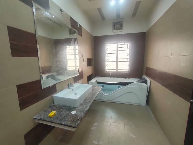 One Kanal House Available For Rent In DHA Phase 06 18