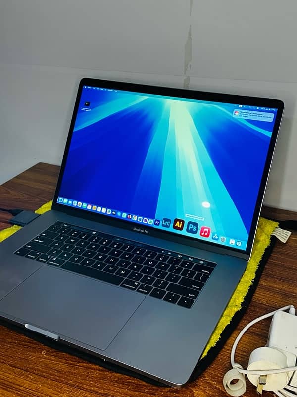 MacBook Pro 2019 Core i9 32GB RAM 1