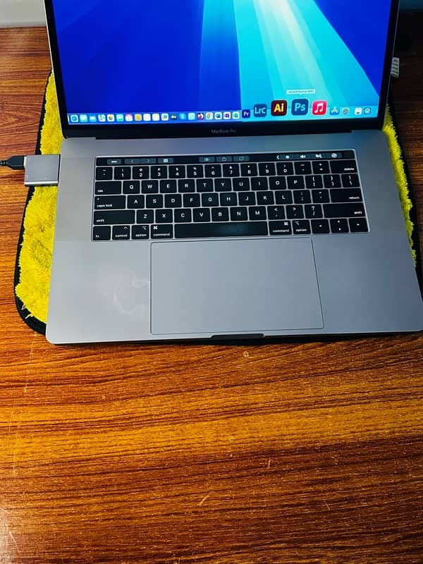 MacBook Pro 2019 Core i9 32GB RAM 2