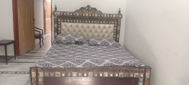 Bed for sale with mattress and dressing table. 0