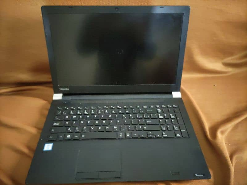 Toshiba Tecra i7 6 gb ram 8/256 numpad 1