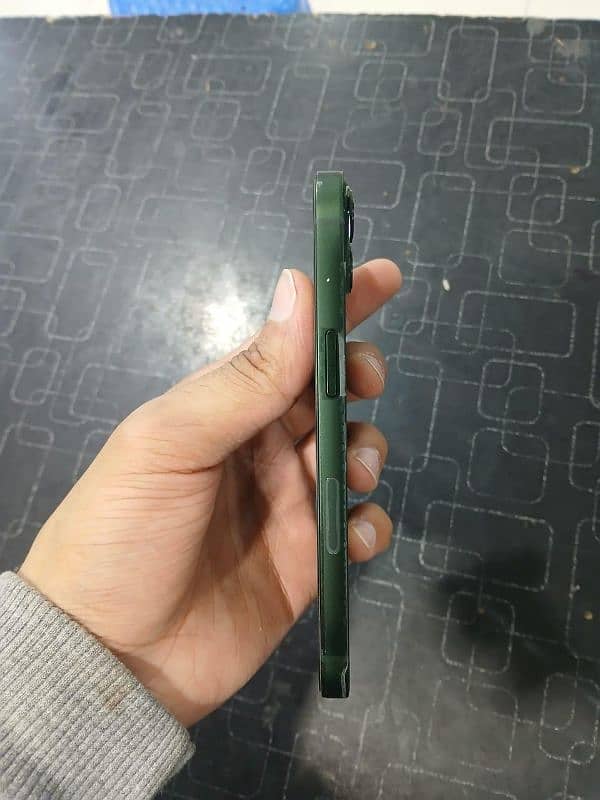 iphone 13  green 2