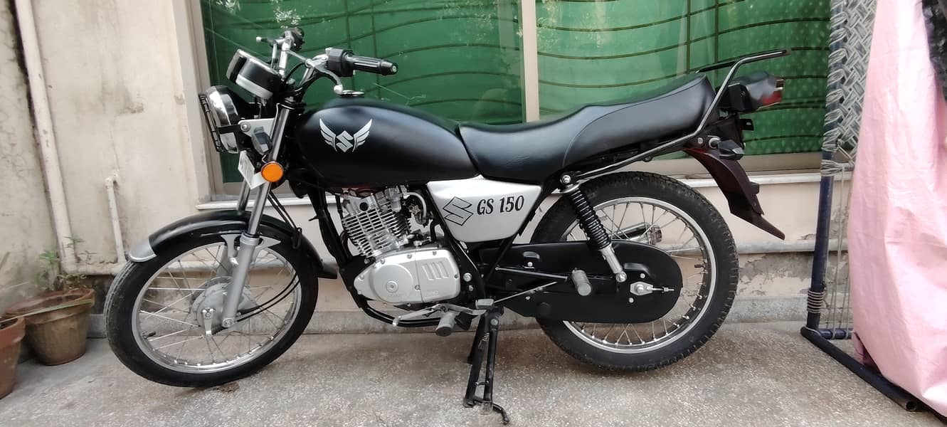 Suzuki GS 150 2024 1