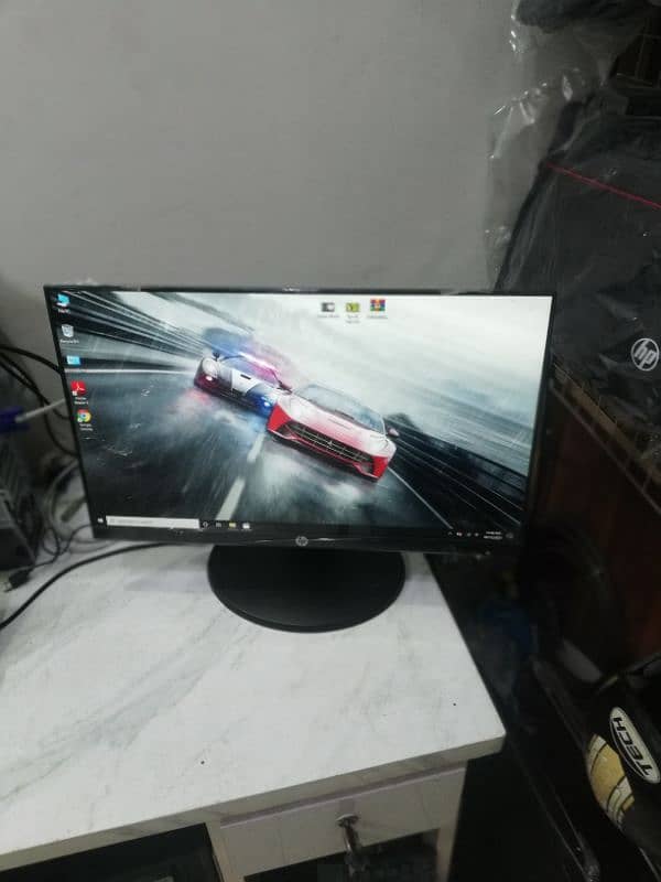 Dell & HP 24 inch Borderless LED Monitors in A+ Condition (UAE Import) 3