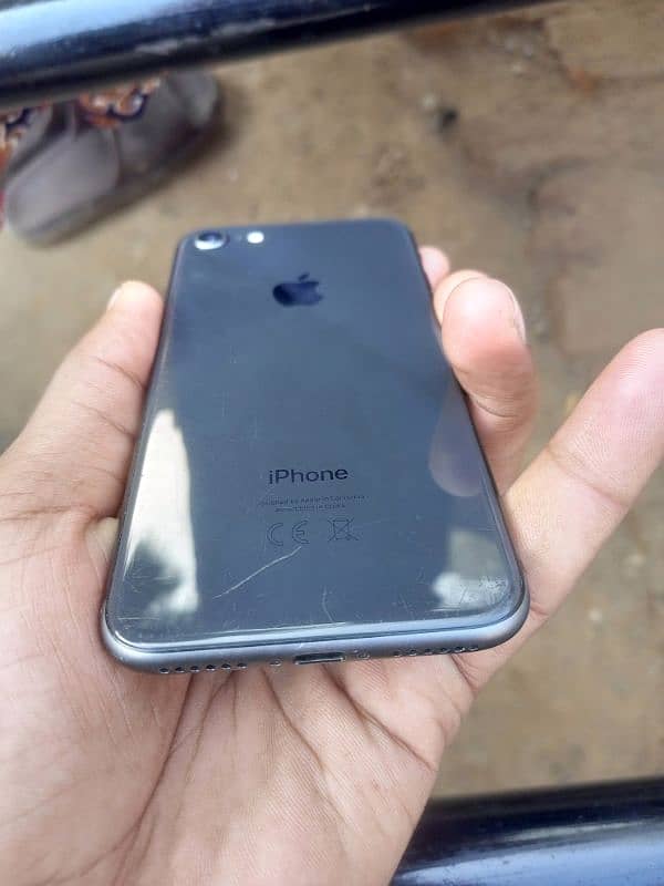 iphone 8 ( factory unlock ) 3