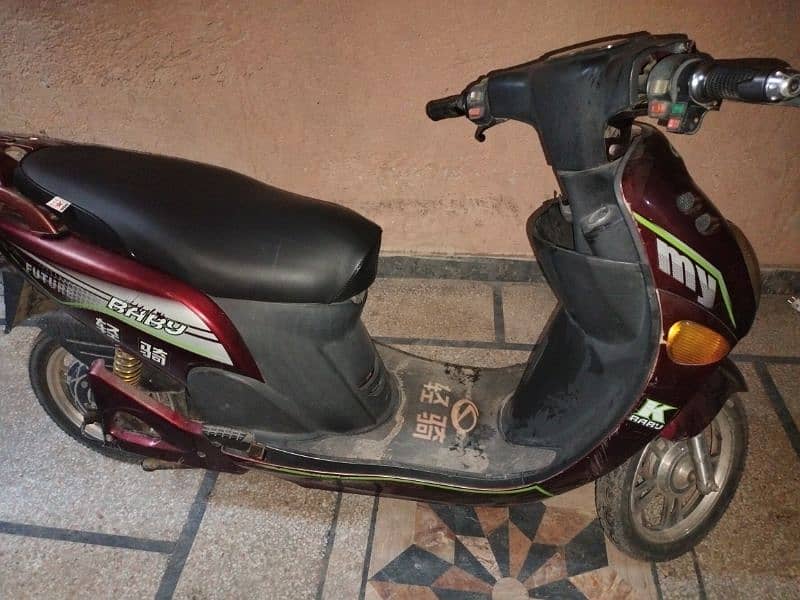 Electric Scooty- Lithium Battery 3