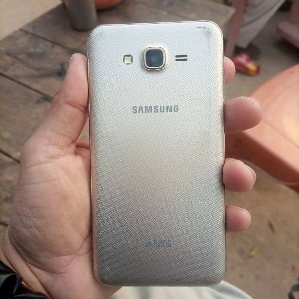 Samsung J7 core. 2/16. gold. 9000 3