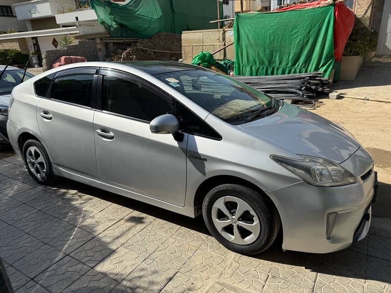 Toyota Prius 2015/2018 S LED 0