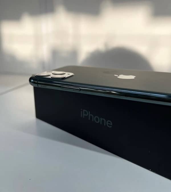 iPhone 11 Pro Max 256gb pta approve In brand new condition 2