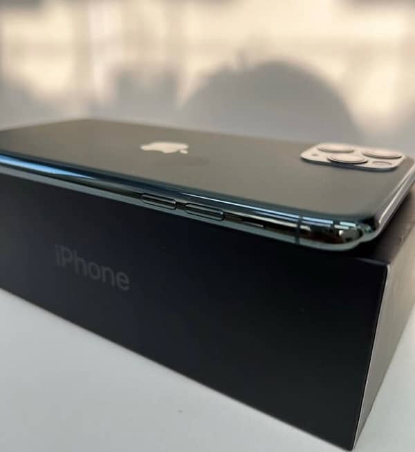 iPhone 11 Pro Max 256gb pta approve In brand new condition 4