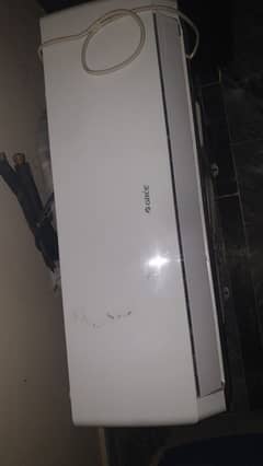 Gree Ac 1 ton 3 month used Gurnted orignal gas