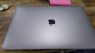 Macbook pro 2018 i7