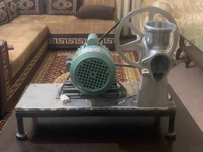 Commercial Mossammi Juicer Machine 1