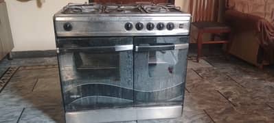 4 burner Cooking Range + Oven