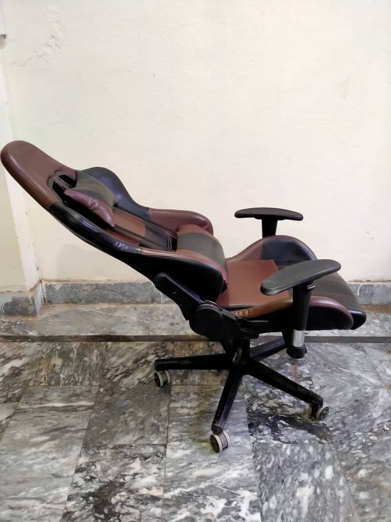 High Quaity Gaming chair - Office chair 1