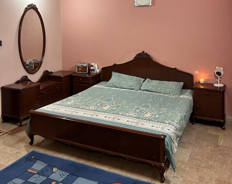 Elegant Dark Brown Bed Set, Dresser & Side Tables (03332187060) 0