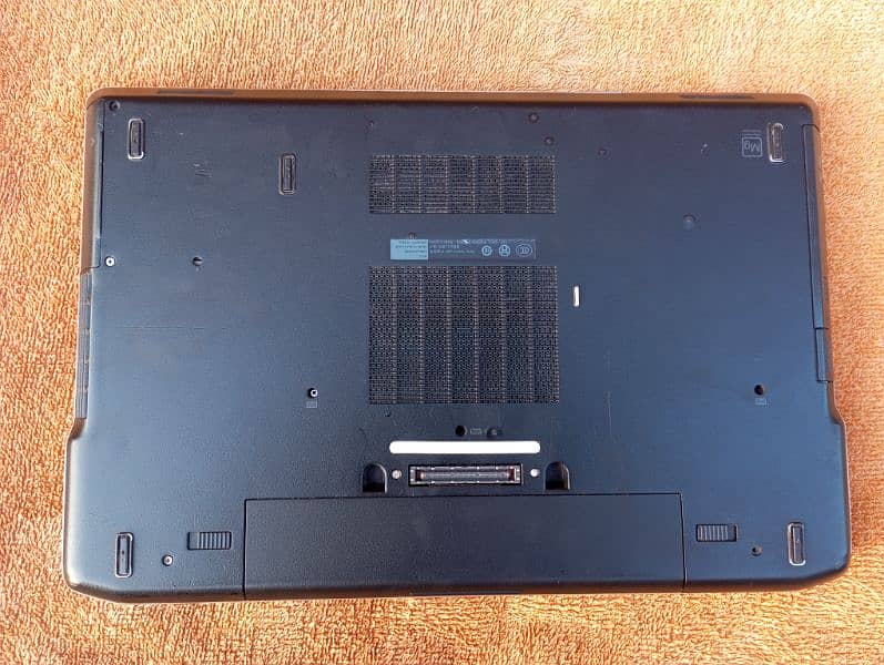 Dell latitude E6530 corei7 gen 3 2.90 GHz 8 gb 128Ssd 1gb graphic 3