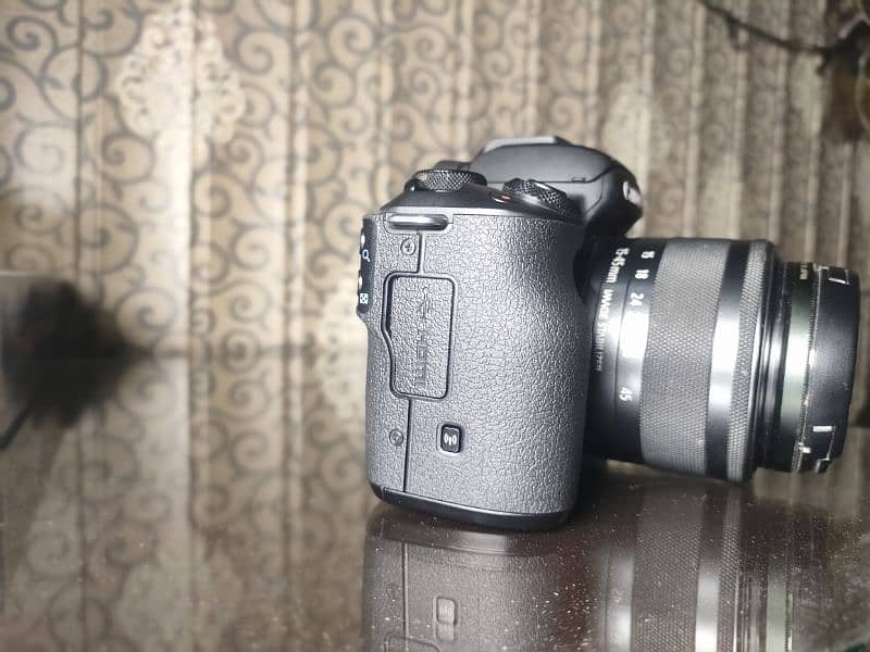 CANON M 50 Mirror less DSLR 1