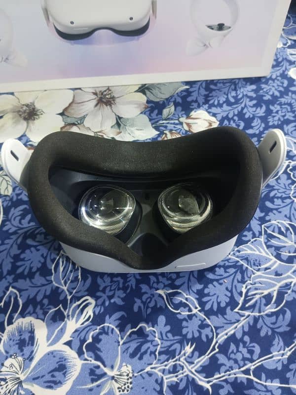 Meta Quest 2 VR Headset - 128GB 7