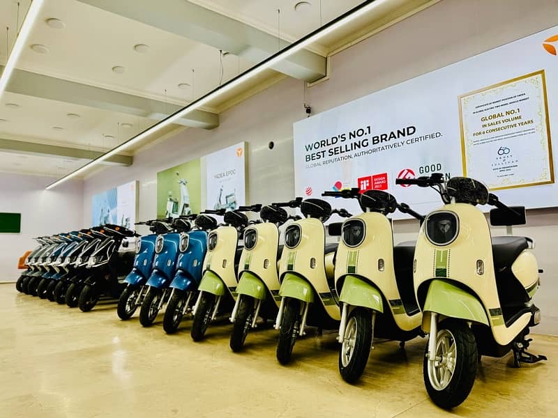 Yadea M3 Scooty / Scooter / Bike / Aima Metro Evee Revoo Okla EV Eveon 5