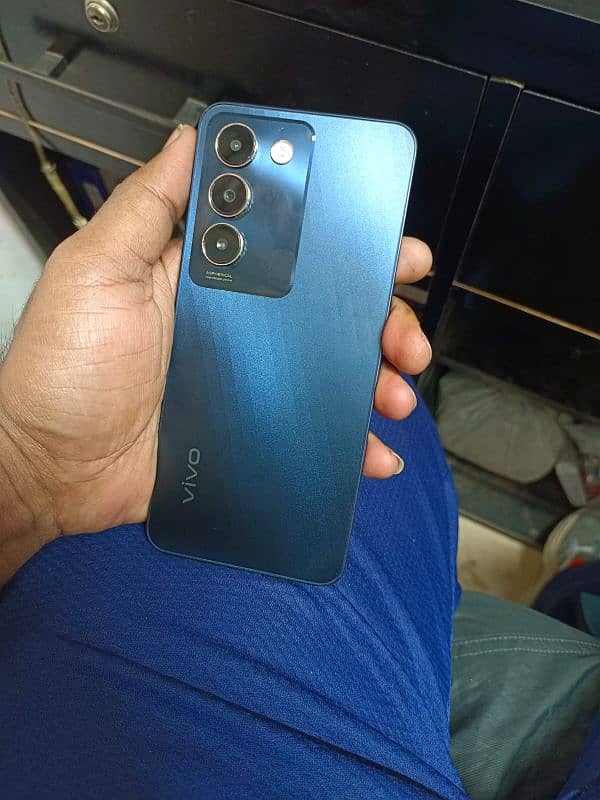 Vivo Y100 ²⁵⁶ 1