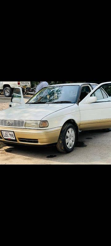 Nissan Sunny 1993 12