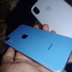 IPhone XR factory unlock. . onic sim working