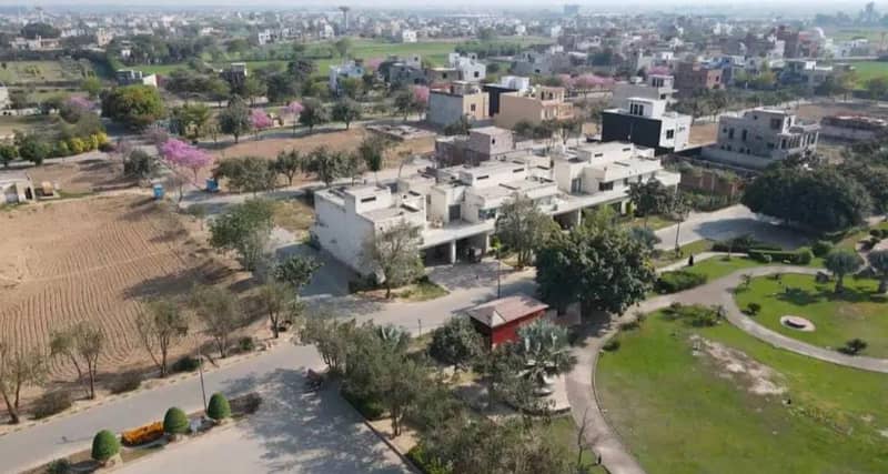 10 MARLA MOST BEAUTIFUL PRIME LOCATION 40 FEET ROAD RESIDENTIAL PLOT FOR SALE IN NEW LAHORE CITY PHASE 2 4