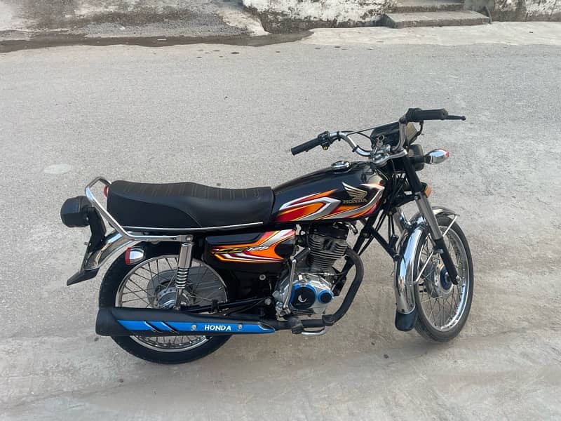 Black Honda 125 2022 model 0