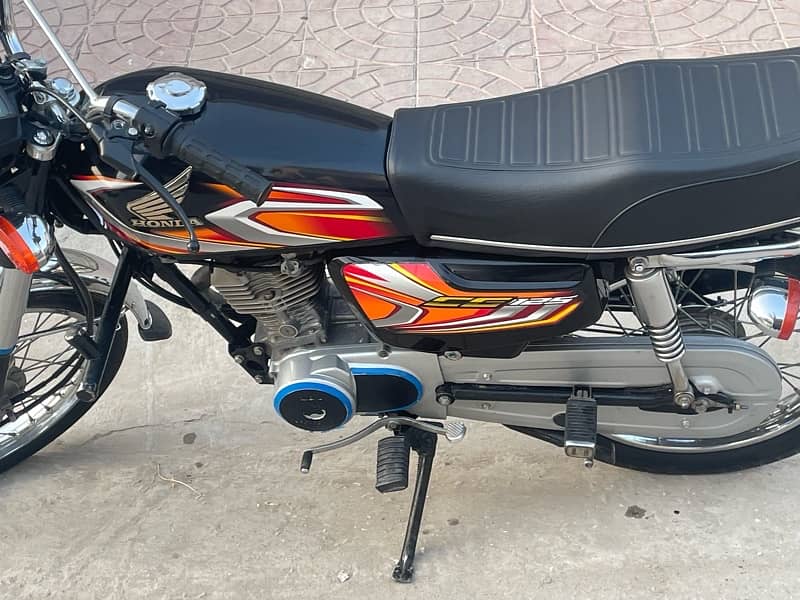 Black Honda 125 2022 model 1