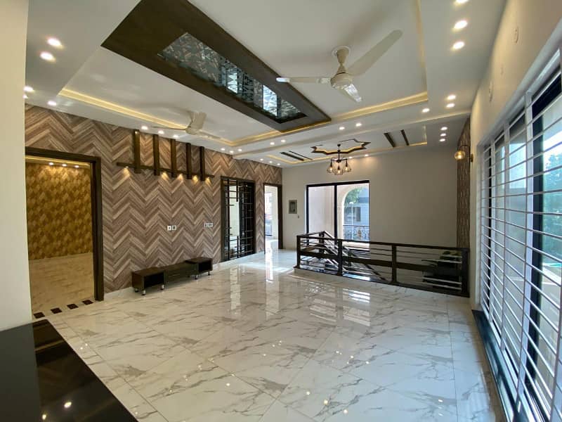 10 Marla Like New House For Rent In Sector B Bahria Town Lahore 23