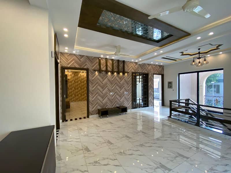 10 Marla Like New House For Rent In Sector B Bahria Town Lahore 24