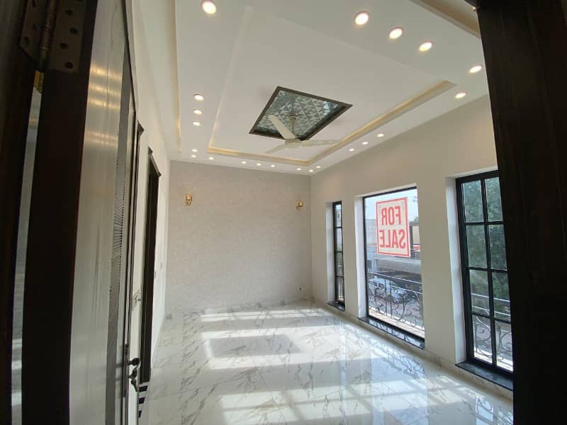 10 Marla Like New House For Rent In Sector B Bahria Town Lahore 27