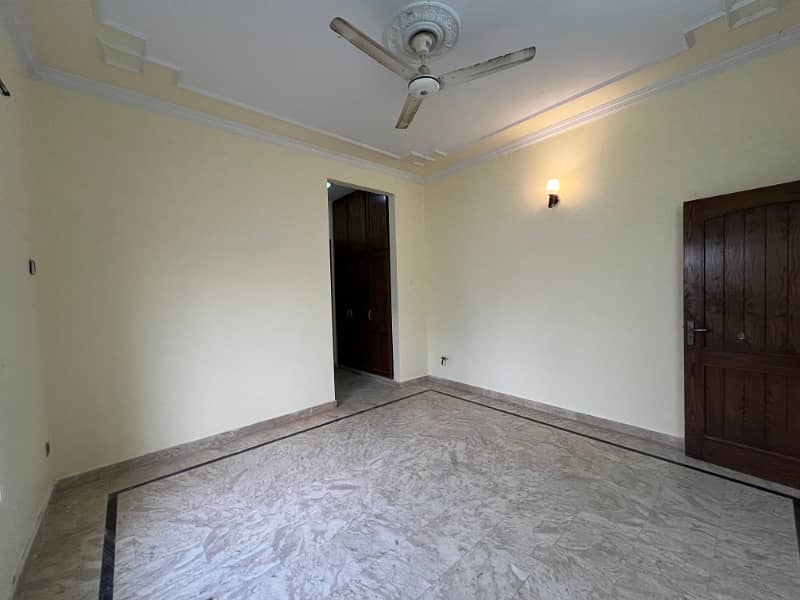 10 Marla Ground portion for Rent in G-13/4 4