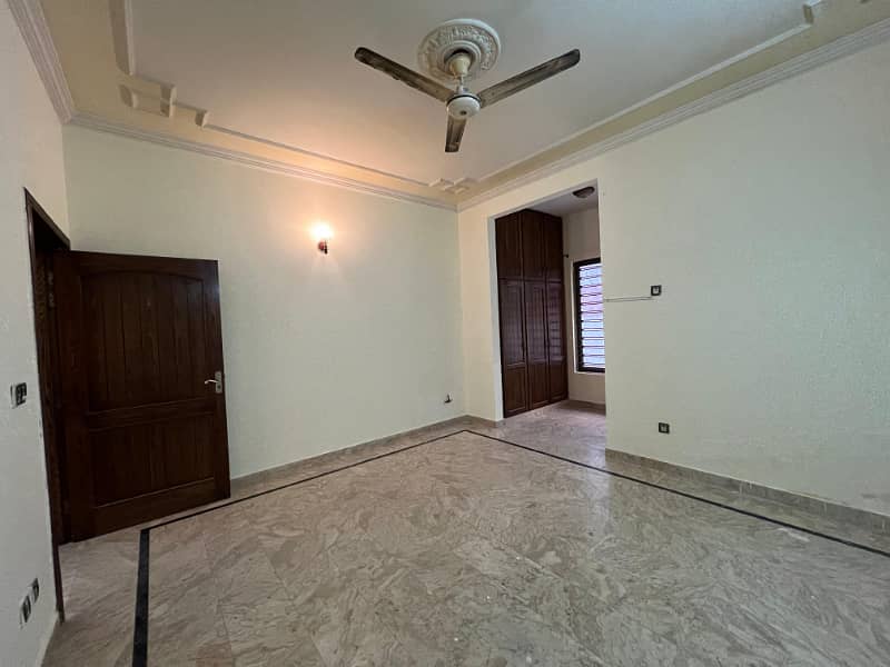 10 Marla Ground portion for Rent in G-13/4 9