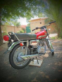 Honda cg 125 self start model 2023 condition 10/10