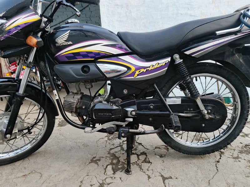 Honda Pridor (CD-100) 3