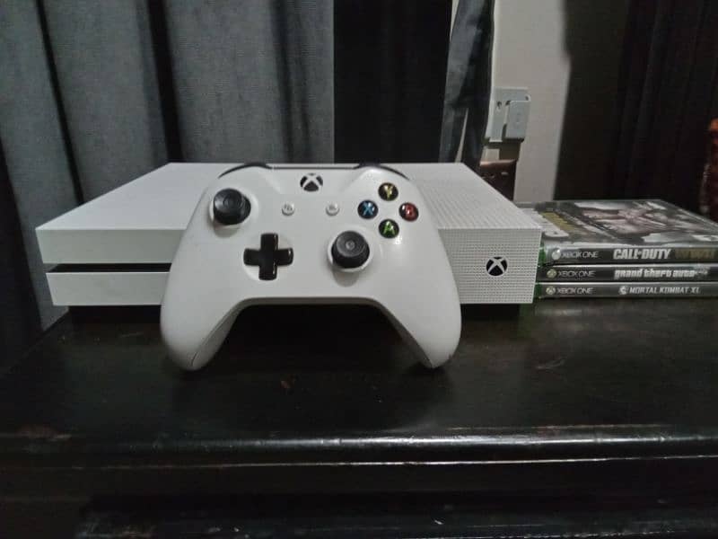 Xbox one s WhatsApp number: 03026466004 0