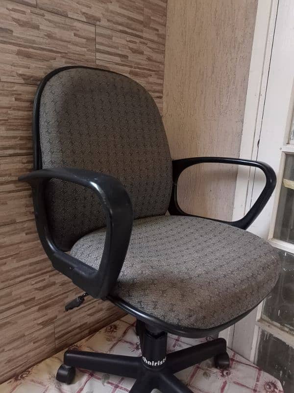 Office Revolving Chair 1