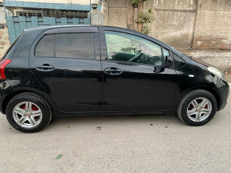 Toyota Vitz 2005 1