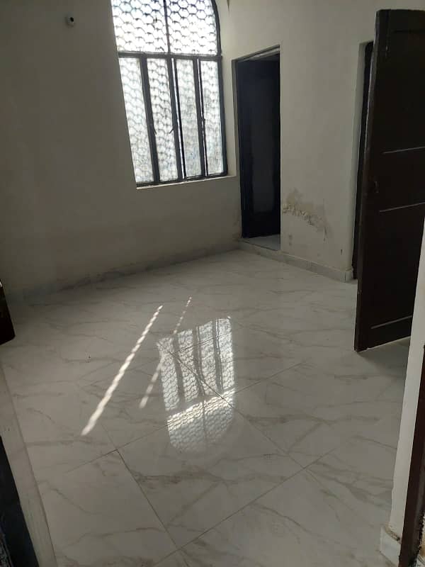 5 marla upper portion avalaible for rent in nizam block allama iqbal town lahore 3