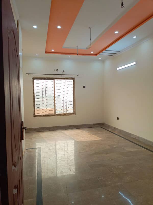 1 kanal upper portion for rent in valencia town lahore 2