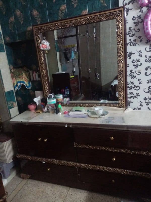 dressing table only 1