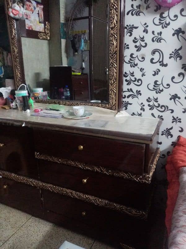 dressing table only 4