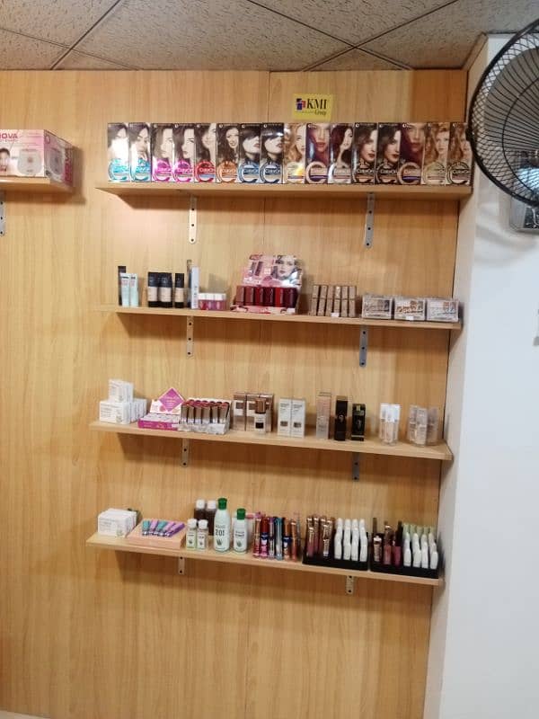 Cosmetics undergarments shop 3