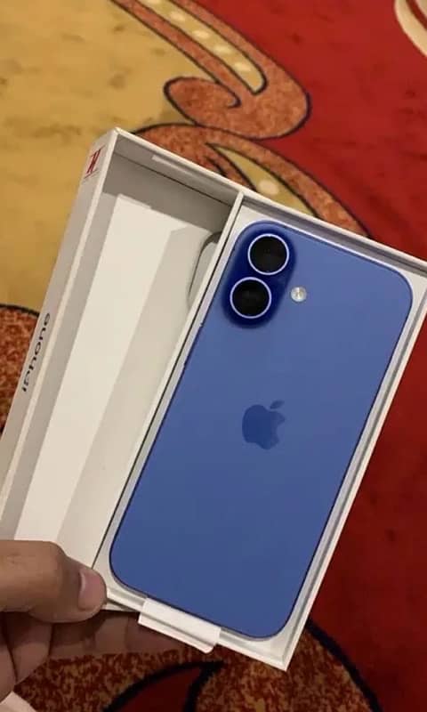 iPhone 16 just box open 0