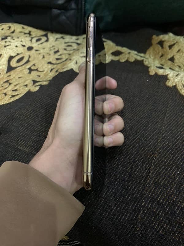 i phone xs max 4