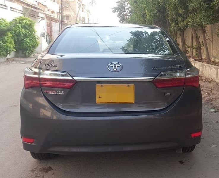 Toyota Corolla Altis 2017 3