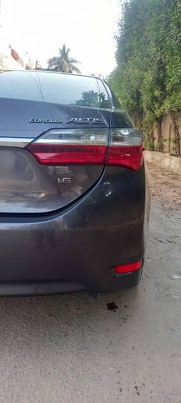 Toyota Corolla Altis 2017 6